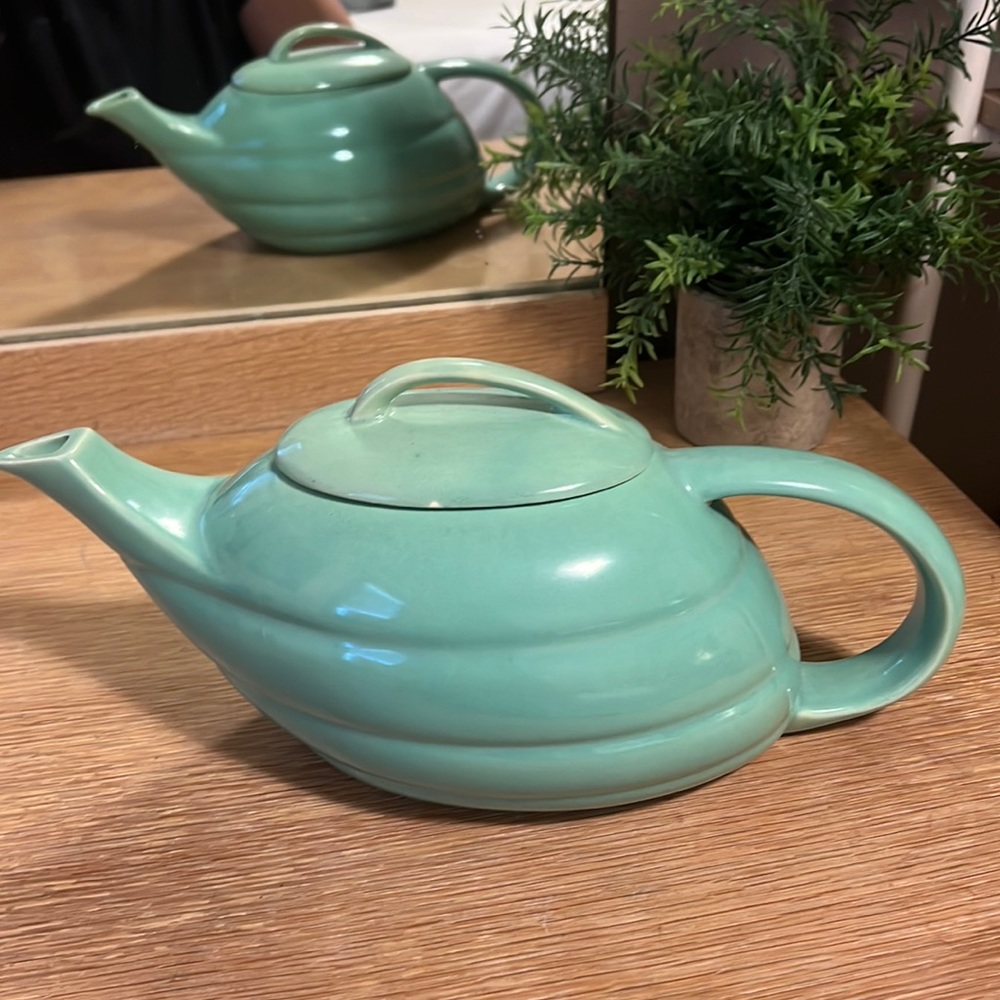 Bauer Los Angeles teapot
